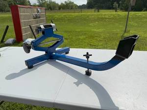 lot 19 image: ADJSUTABLE SHOOTING REST
