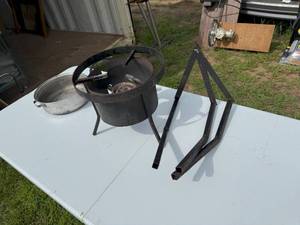 lot 21 image: OUTDOOR FRYER