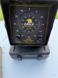 lot 23 image: EAGLE FISH DEPTH FINDER
