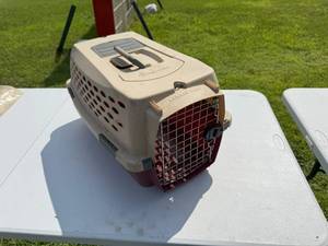 lot 28 image: PLASTIC CARRIER