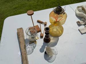 lot 58 image: VINTAGE LIGHTING