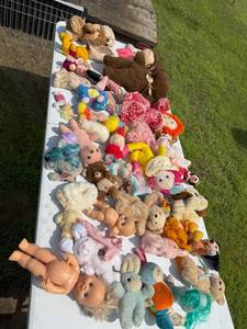 lot 59 image: STUFFED ANIMALS