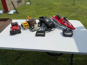 lot 73 image: TOY VEHICLES.