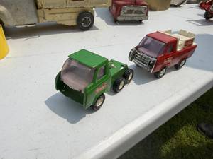 lot 92 image: BUDDY L TRUCKS