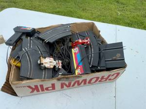 lot 108 image: SLOT CAR TRACK AND CARS.