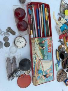 lot 111 image: VARIOUS KNICK NACKS.