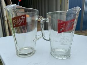 lot 119 image: SHLITZ BEER PICTHERS