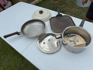 lot 121 image: KITHCEN PAN AND PRESSURE COOKER