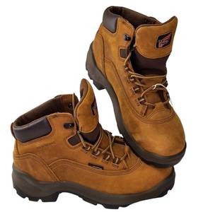 lot 9 image: Red Wing Womens Size 8D   model 2327) -Flexbond 5 Waterproof Steel Toe