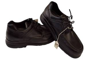 lot 26 image: Red Wing  Mens Size 10D (model number 8657 ) - King Toe Oxford Work Shoe