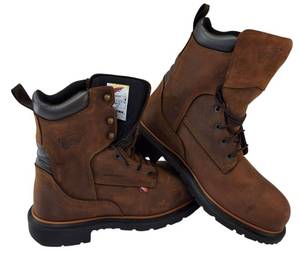 lot 78 image: Red Wing  Mens Size 8EE ( Model Number 4200)  Dynaforce 8-Inch Waterproof Safety Toe Boot