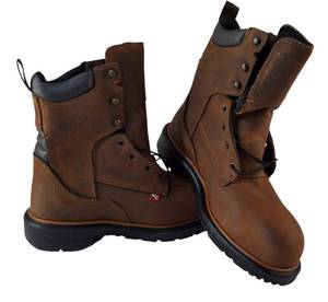 lot 86 image: Red Wing  Mens Size 9EE ( Model Number 4200)  Dynaforce 8-Inch Waterproof Safety Toe Boot