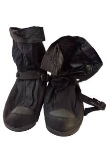 lot 112 image: NEOS   10 Voyager Universal size XL ( Model Number VNN1-BLK-XL)-  Nylon All Season Waterproof Overshoes, Black