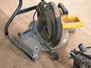 DeWalt® 12" Compound Miter Saw DW705