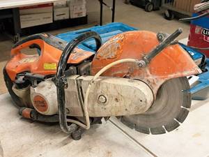 lot 9 image: Stihl Gasoline-Powered 12 Portable Saw TS 420