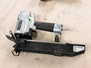 lot 42 image: Hitachi Pneumatic 2 Stapler N 5021A