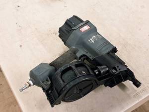 lot 45 image: Senco Pneumatic Coil Nailer SCN65