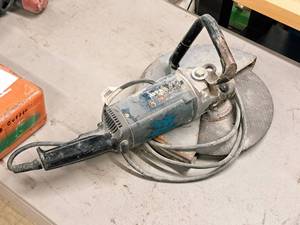 lot 48 image: Bosch Chop Saw 12 Abrasive Cutoff Machine 1365
