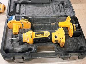 lot 57 image: DeWalt 18V Cut-Out Tool DC550 with (2) Batteries, Case