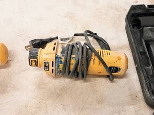 lot 58 image: DeWalt Cut-Out Tool DW660