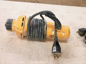 lot 59 image: DeWalt Cut-Out Tool DW660