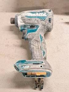 lot 69 image: Makita 18V Impact Driver XDT13