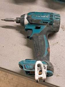 lot 75 image: Makita 18V Impact Driver XDT13