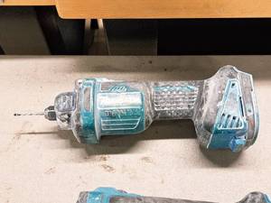 lot 78 image: Makita 18V Drywall Router  Cut-Out Tool XOC02