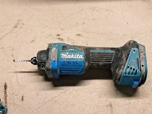 lot 79 image: Makita 18V Drywall Router  Cut-Out Tool XOC02