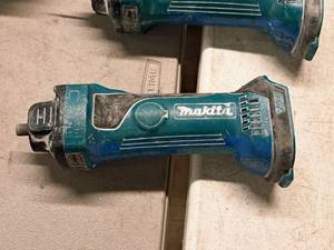 lot 87 image: Makita 18V Drywall Router  Cut-Out Tool XOC01