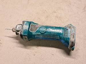 lot 88 image: Makita 18V Drywall Router  Cut-Out Tool XOC01