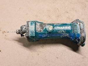 lot 89 image: Makita 18V Drywall Router  Cut-Out Tool XOC01