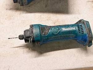 lot 90 image: Makita 18V Drywall Router  Cut-Out Tool XOC01