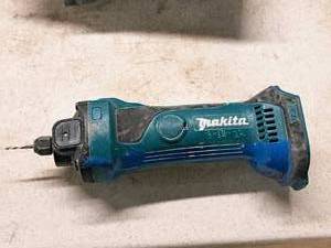 lot 91 image: Makita 18V Drywall Router  Cut-Out Tool XOC01
