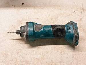 lot 93 image: Makita 18V Drywall Router  Cut-Out Tool XOC01