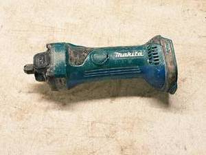 lot 94 image: Makita 18V Drywall Router  Cut-Out Tool XOC01