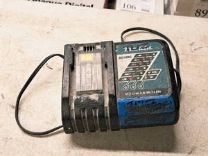 lot 98 image: Makita Li-ion 14.4-18V  Ni-MH 7.2-14.4V Cordless Tool Battery Charger DC18RC