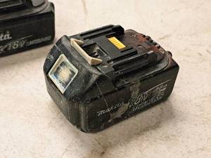 lot 102 image: Makita 18V 3.0Ah 54Wh Rechargeable Lithium Ion Cordless Tool Battery BL1830
