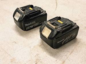 lot 104 image: Lot of (2) Makita 18V 3.0Ah 54Wh Rechargeable Lithium Ion Cordless Tool Battery BL1830