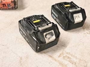 lot 106 image: Lot of (2) Makita 18V 3.0Ah 54Wh Rechargeable Lithium Ion Cordless Tool Battery BL1830