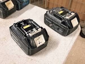 lot 107 image: Lot of (2) Makita 18V 3.0Ah 54Wh Rechargeable Lithium Ion Cordless Tool Battery BL1830
