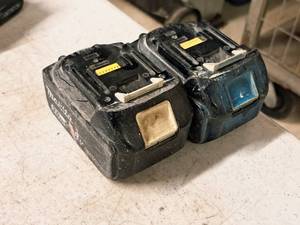 lot 108 image: Lot of (2) Makita 18V 3.0Ah 54Wh Rechargeable Lithium Ion Cordless Tool Battery BL1830