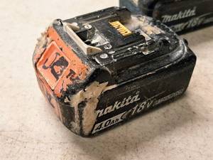 lot 109 image: Makita 18V 4.0Ah 72Wh Rechargeable Lithium Ion Cordless Tool Battery BL1840B