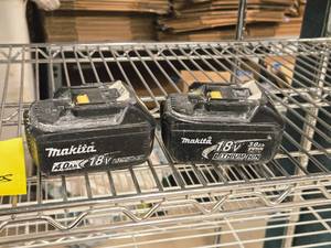 lot 116A image: Lot of (2) Makita 18V 4.0Ah 72Wh  and 18V 3.0Ah 54Wh Rechargeable Lithium Ion Cordless Tool Battery