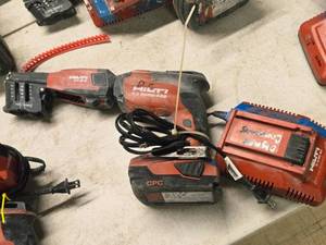 lot 123 image: Hilti 22V 14 Drywall Screwdriver SD-5000-A22 with Battery, Charger, Hilti SD M-2 Collated Drywall Screw Magazine