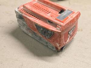 lot 137 image: Hilti B22 5.2Ah 21.6V 112Wh Li-ion Battery Pack