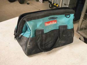 lot 173 image: Makita Tool Bag