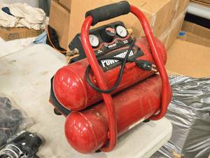 lot 183 image: Powermate 2-Gallon 3-wire Air Compressor VSP0000201
