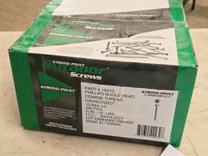 lot 197 image: Lot of (1 Box) Strong-Point Outdoor Phillips Bugle Head Coarse Thread Dacrotized Screws 10-8x4-12 #1041D 500-count ( 500 total items )