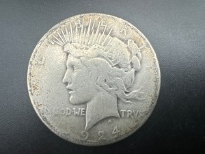 lot 65 image: 1924-S Peace Silver Dollar